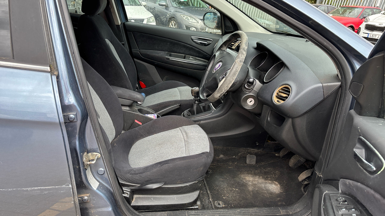 FIAT BRAVO 90 1.4 Dynamic - Hatchback: foto 5 FIAT BRAVO 90 1.4 Dynamic - Hatchback: foto 5