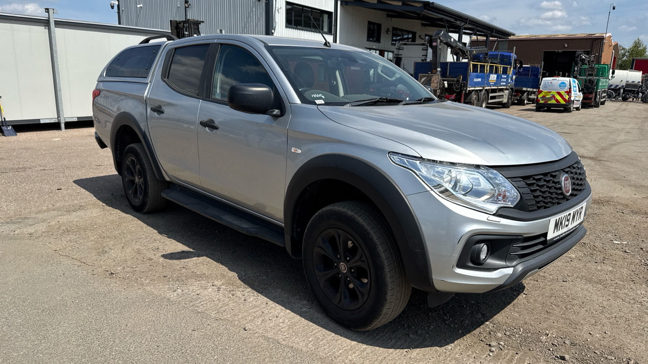 FIAT FULLBACK 2.4 CROSS - Pick-up, Furgoneta combi: foto 1 FIAT FULLBACK 2.4 CROSS - Pick-up, Furgoneta combi: foto 1