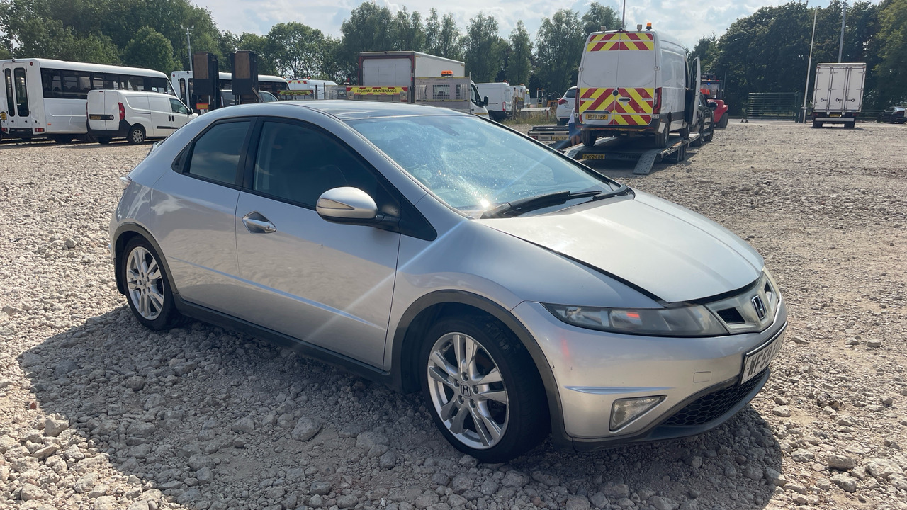 HONDA CIVIC 2.2 I-CTDI - Hatchback: foto 1 HONDA CIVIC 2.2 I-CTDI - Hatchback: foto 1