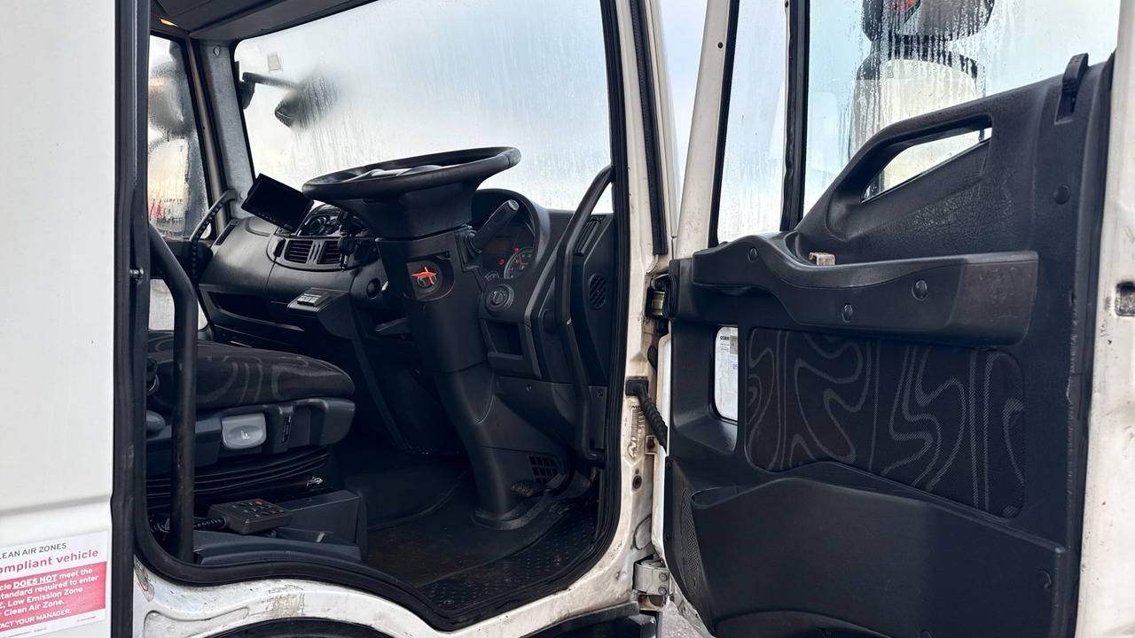 IVECO EUROCARGO 140E18 - Camión caja cerrada: foto 5 IVECO EUROCARGO 140E18 - Camión caja cerrada: foto 5