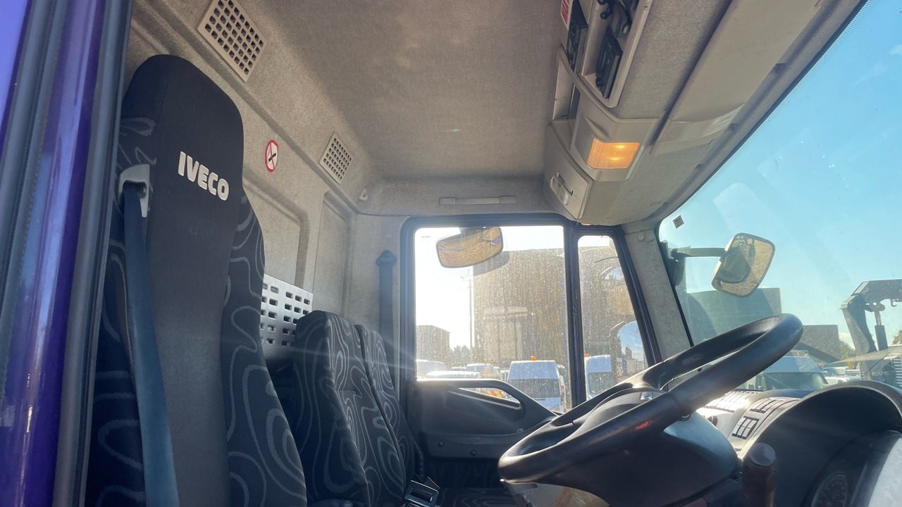 IVECO EUROCARGO 180E - Camión caja abierta: foto 5 IVECO EUROCARGO 180E - Camión caja abierta: foto 5