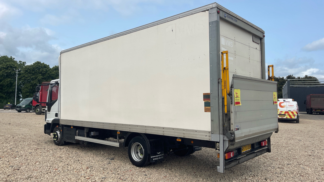 Iveco Eurocargo 75-160 - Camión caja cerrada: foto 3 Iveco Eurocargo 75-160 - Camión caja cerrada: foto 3