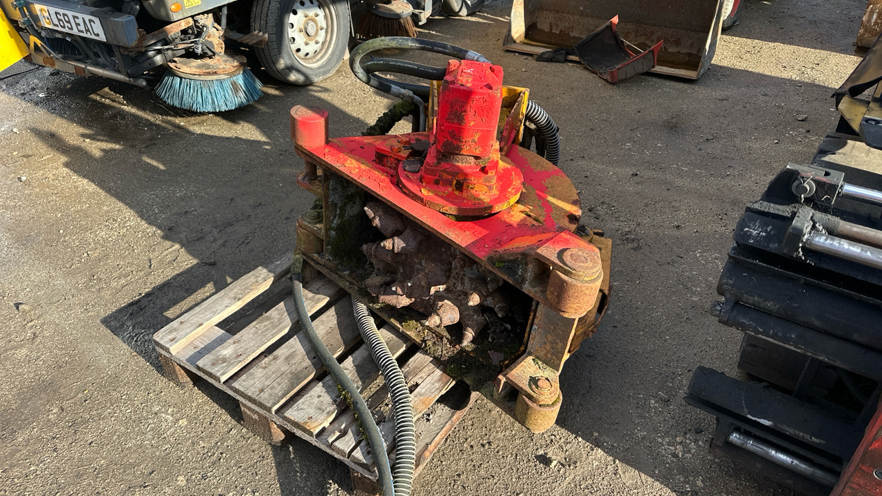 JCB PATCH PLANER 3CX - Equipo de construcción: foto 1 JCB PATCH PLANER 3CX - Equipo de construcción: foto 1