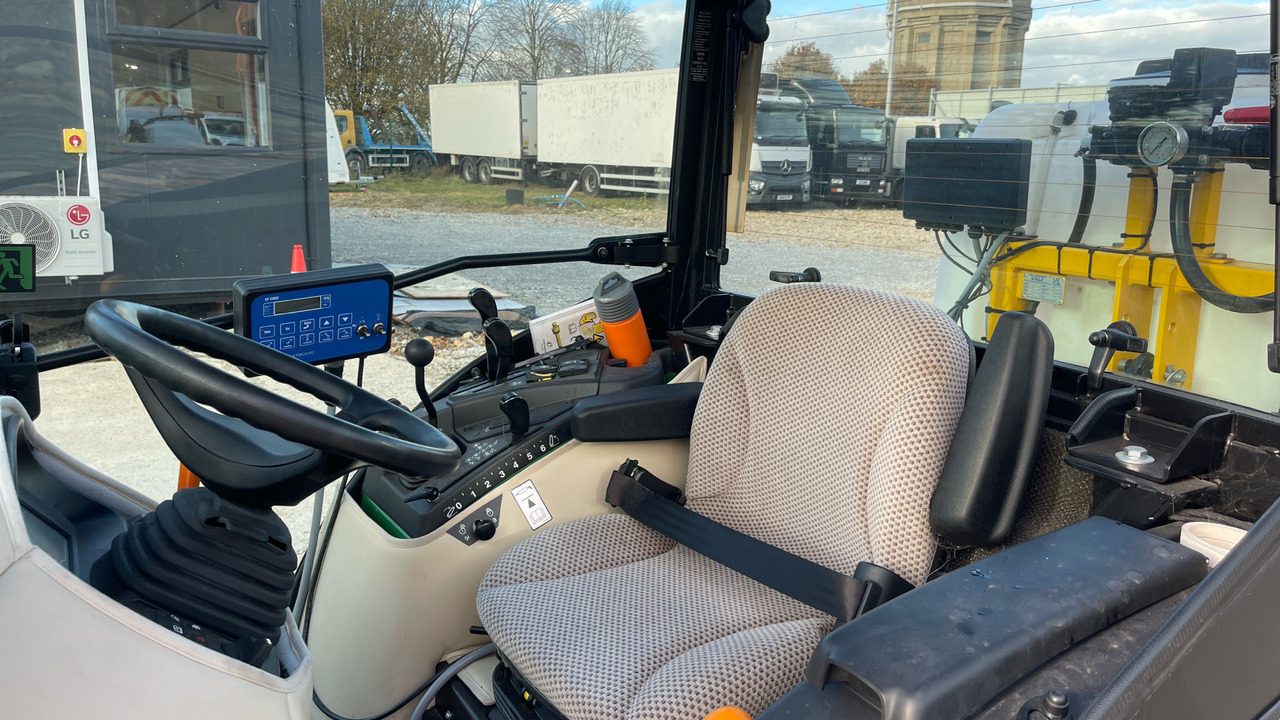 JOHN DEERE 2038R - Tractor: foto 5 JOHN DEERE 2038R - Tractor: foto 5