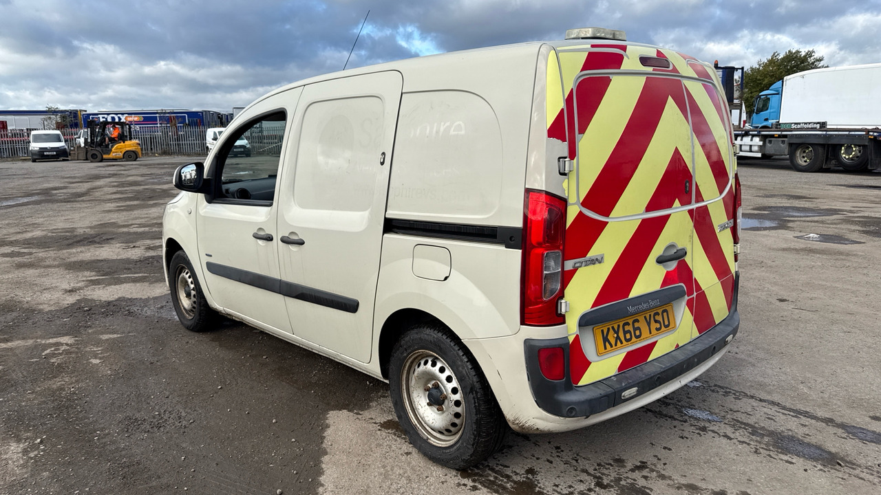 MERCEDES-BENZ CITAN 109 CDI BLUEEFFICIENCY - Furgoneta pequeña: foto 3 MERCEDES-BENZ CITAN 109 CDI BLUEEFFICIENCY - Furgoneta pequeña: foto 3