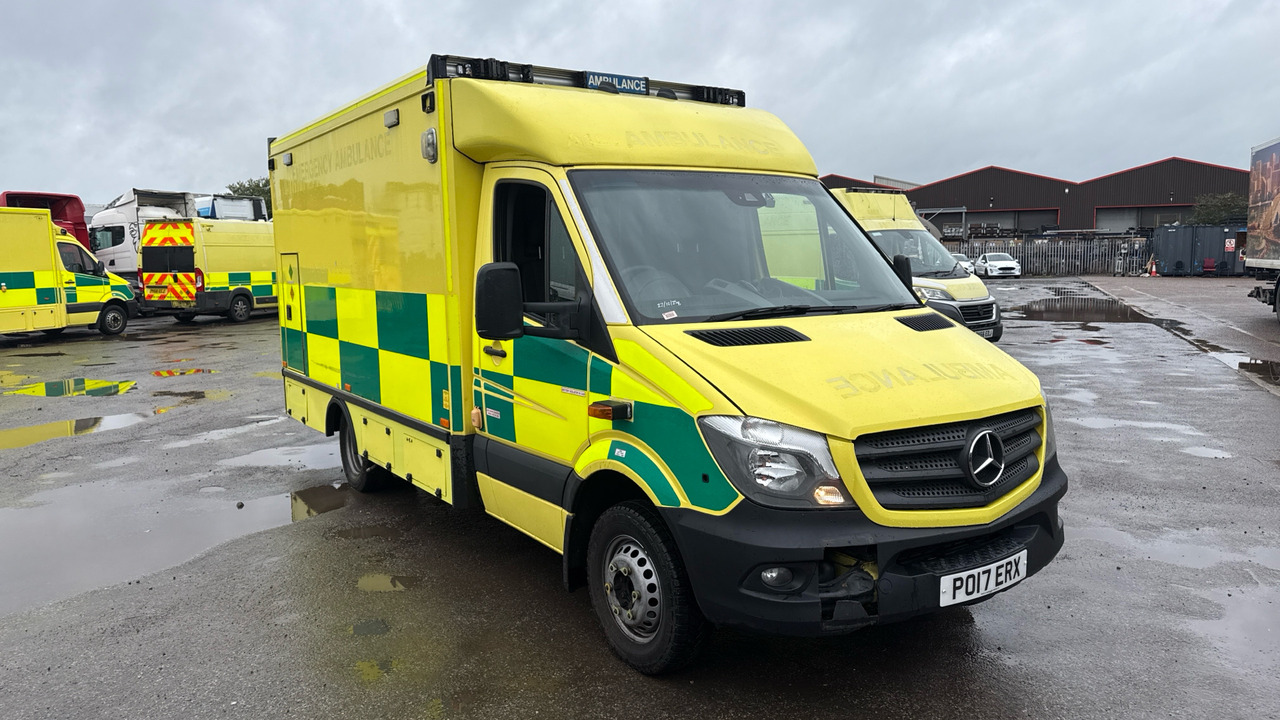 MERCEDES-BENZ SPRINTER 519 CDI - Ambulancia: foto 1 MERCEDES-BENZ SPRINTER 519 CDI - Ambulancia: foto 1