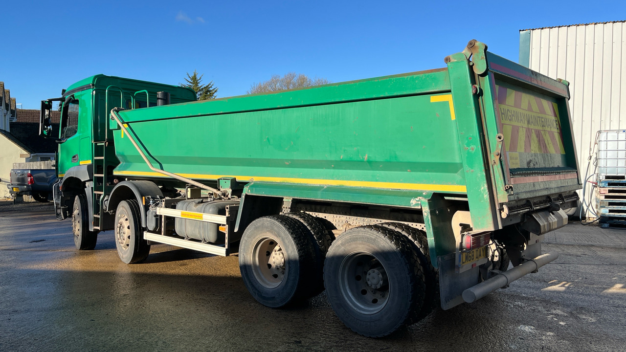 Mercedes-Benz Arocs 3240 - Camión volquete: foto 3 Mercedes-Benz Arocs 3240 - Camión volquete: foto 3