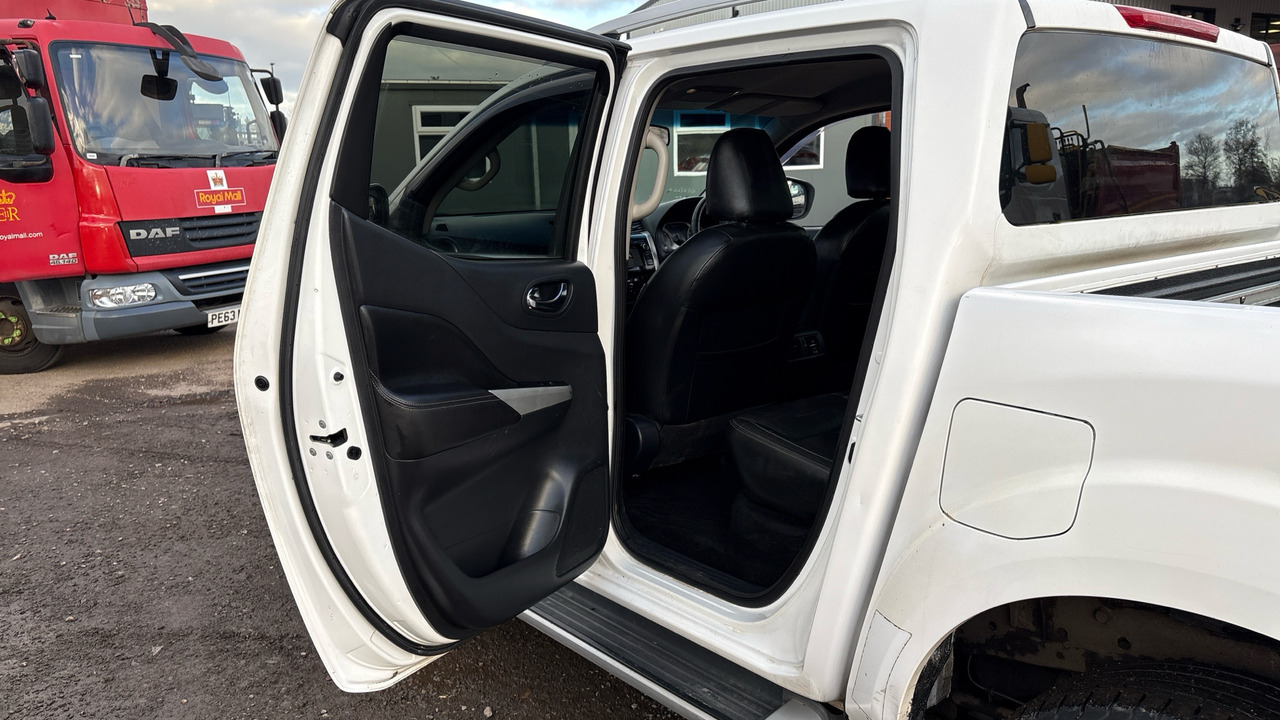 Pick-up Nissan Navara Tekna 2.3 DCI 190PS: foto 18