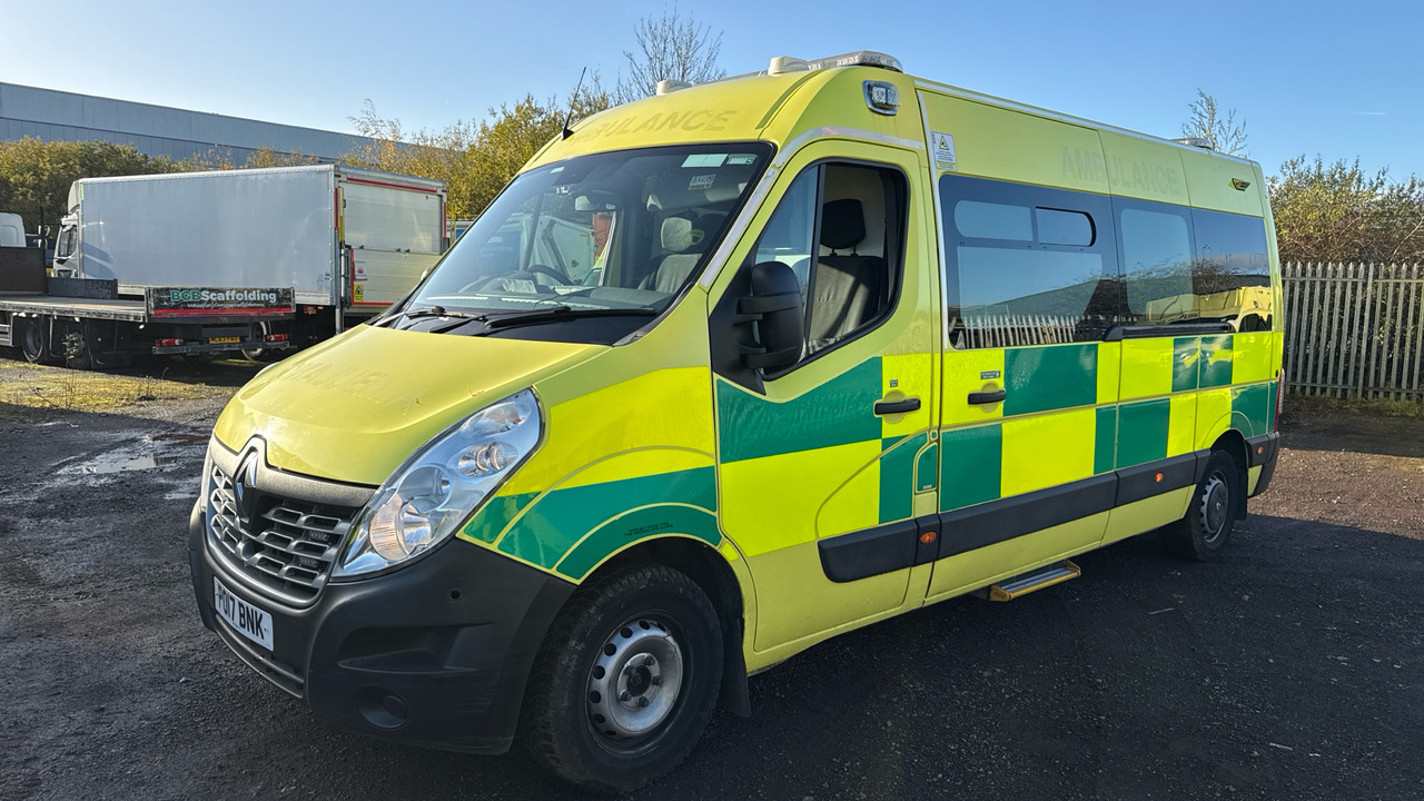 RENAULT MASTER 150.39 - Ambulancia: foto 2 RENAULT MASTER 150.39 - Ambulancia: foto 2