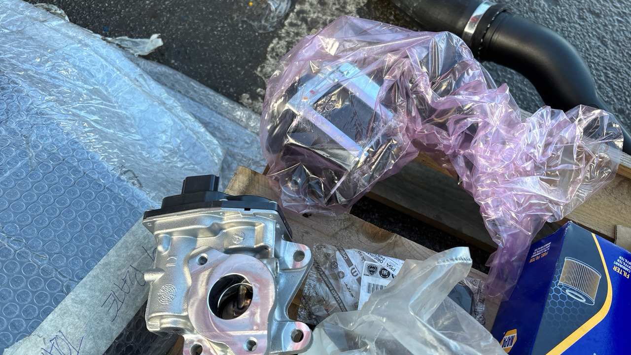 RENAULT PARTS - Equipo de construcción: foto 5 RENAULT PARTS - Equipo de construcción: foto 5