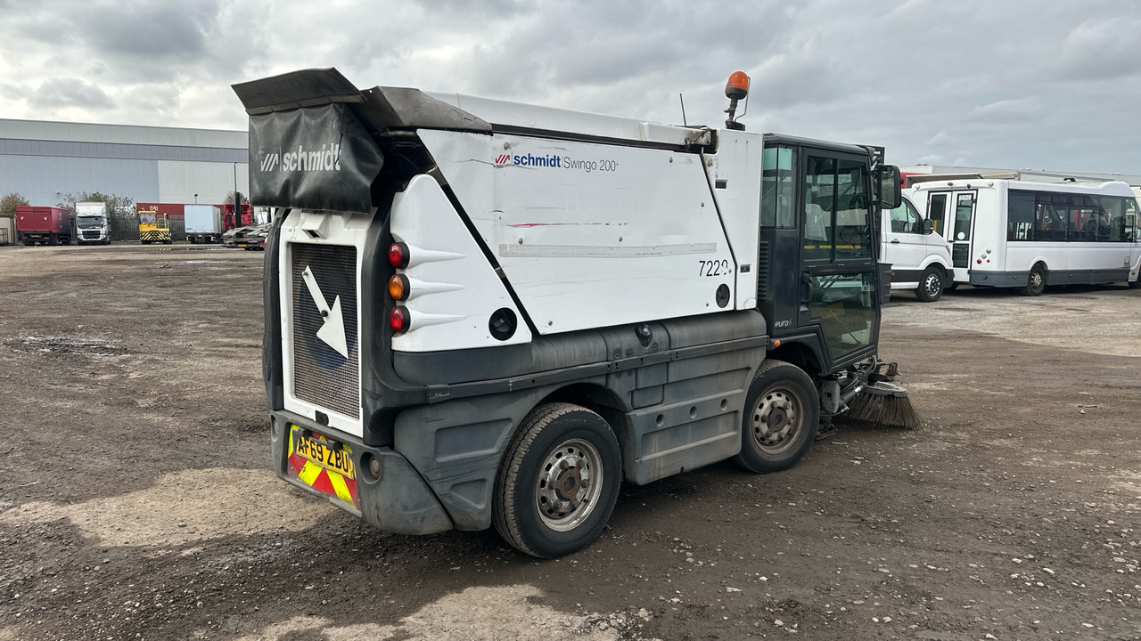 SCHMIDT SWINGO 200 - Barredora vial: foto 4 SCHMIDT SWINGO 200 - Barredora vial: foto 4