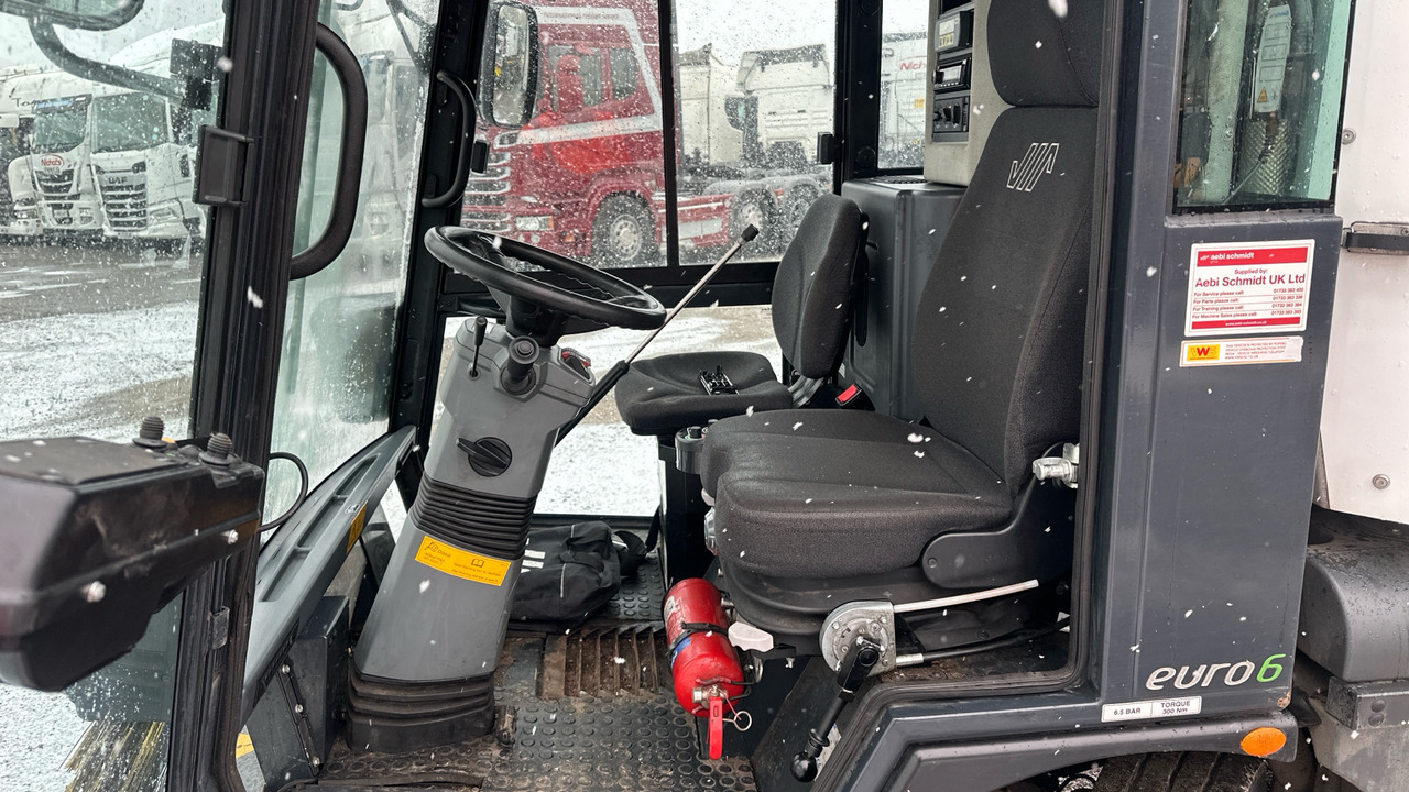 SCHMIDT SWINGO 200 - Barredora vial: foto 5 SCHMIDT SWINGO 200 - Barredora vial: foto 5