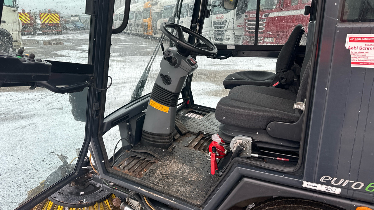 SCHMIDT SWINGO 200 - Barredora vial: foto 5 SCHMIDT SWINGO 200 - Barredora vial: foto 5