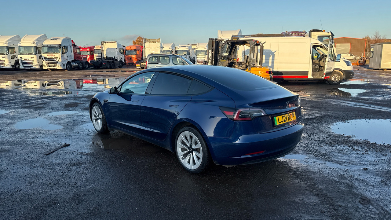 TESLA MODEL 3 LONG RANGE DUEL MOTOR - Sedan: foto 3 TESLA MODEL 3 LONG RANGE DUEL MOTOR - Sedan: foto 3