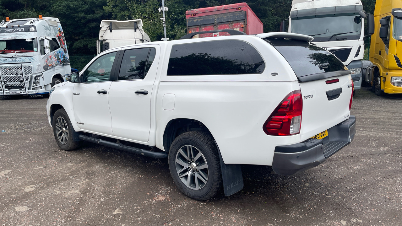 Toyota Hilux Invincible X 2.4 D-4D 150PS - Pick-up, Furgoneta combi: foto 3 Toyota Hilux Invincible X 2.4 D-4D 150PS - Pick-up, Furgoneta combi: foto 3
