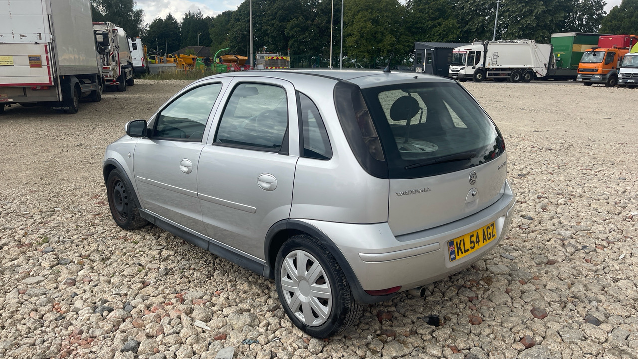 VAUXHALL CORSA 1.2 I - Hatchback: foto 3 VAUXHALL CORSA 1.2 I - Hatchback: foto 3