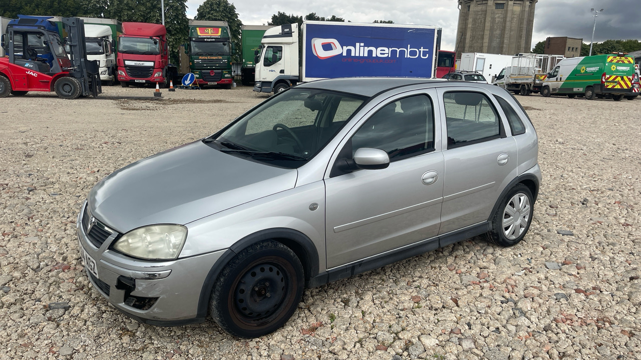 VAUXHALL CORSA 1.2 I - Hatchback: foto 2 VAUXHALL CORSA 1.2 I - Hatchback: foto 2