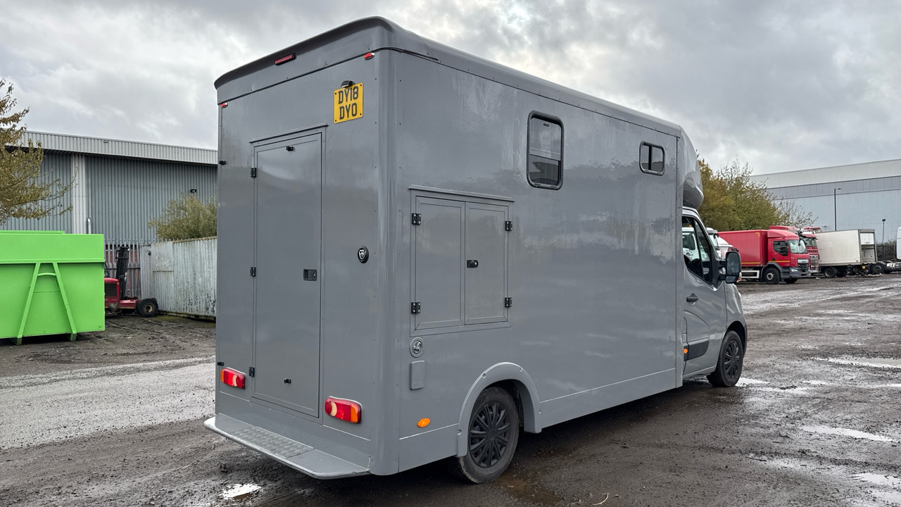 VAUXHALL MOVANO F3500 2.3 CDTI BITURBO 145PS - Camión para caballos: foto 4 VAUXHALL MOVANO F3500 2.3 CDTI BITURBO 145PS - Camión para caballos: foto 4