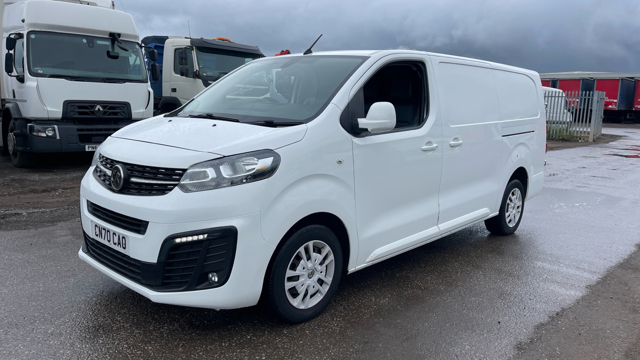 VAUXHALL VIVARO 2900 1.5d 100PS Sportive - Furgoneta pequeña: foto 2 VAUXHALL VIVARO 2900 1.5d 100PS Sportive - Furgoneta pequeña: foto 2