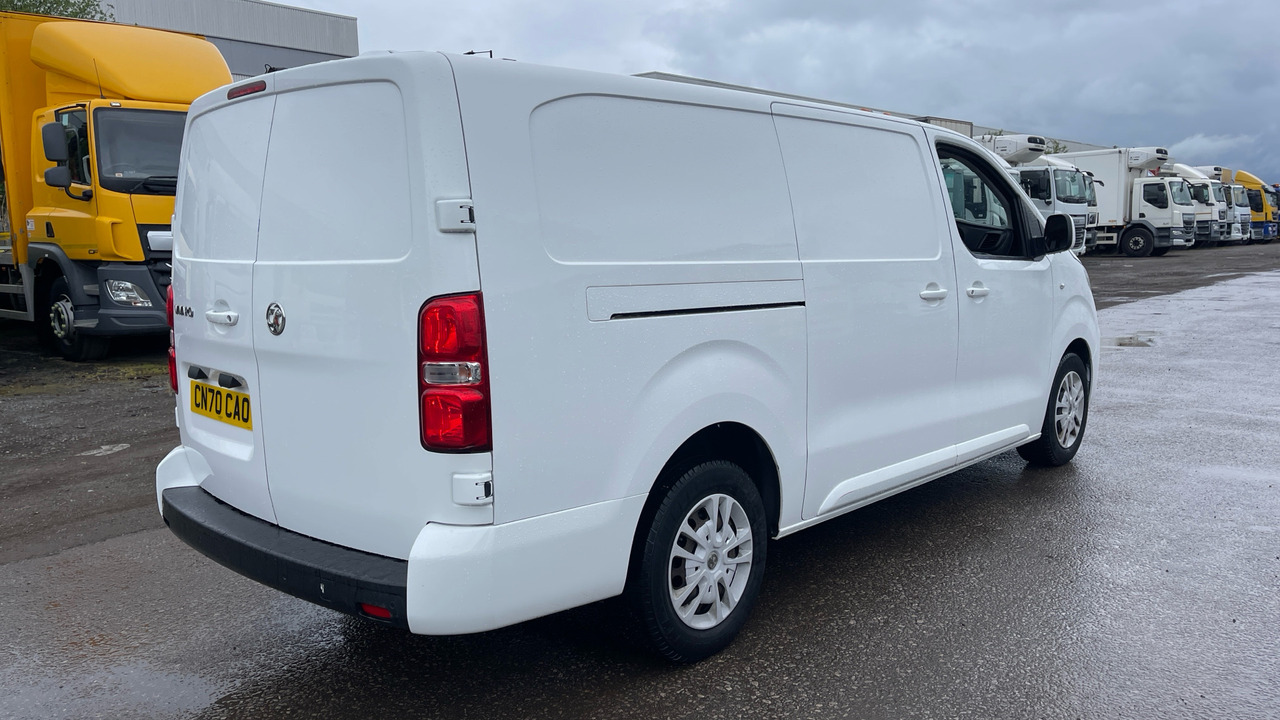 VAUXHALL VIVARO 2900 1.5d 100PS Sportive - Furgoneta pequeña: foto 4 VAUXHALL VIVARO 2900 1.5d 100PS Sportive - Furgoneta pequeña: foto 4