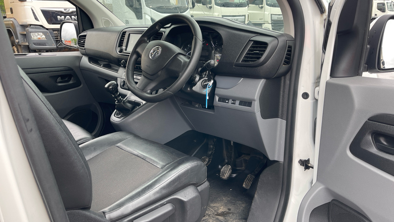 VAUXHALL VIVARO 2900 1.5d 100PS Sportive - Furgoneta pequeña: foto 5 VAUXHALL VIVARO 2900 1.5d 100PS Sportive - Furgoneta pequeña: foto 5