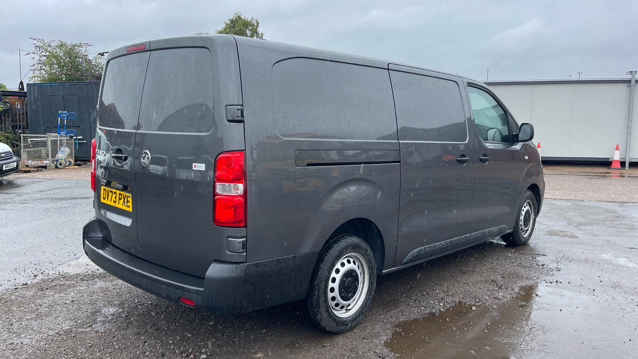 VAUXHALL VIVARO 3100 2.0D 145PS - Furgoneta pequeña: foto 4 VAUXHALL VIVARO 3100 2.0D 145PS - Furgoneta pequeña: foto 4