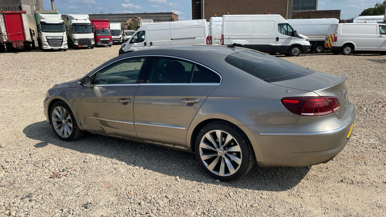 VOLKSWAGEN CC 2.0 TDI - Sedan: foto 3 VOLKSWAGEN CC 2.0 TDI - Sedan: foto 3