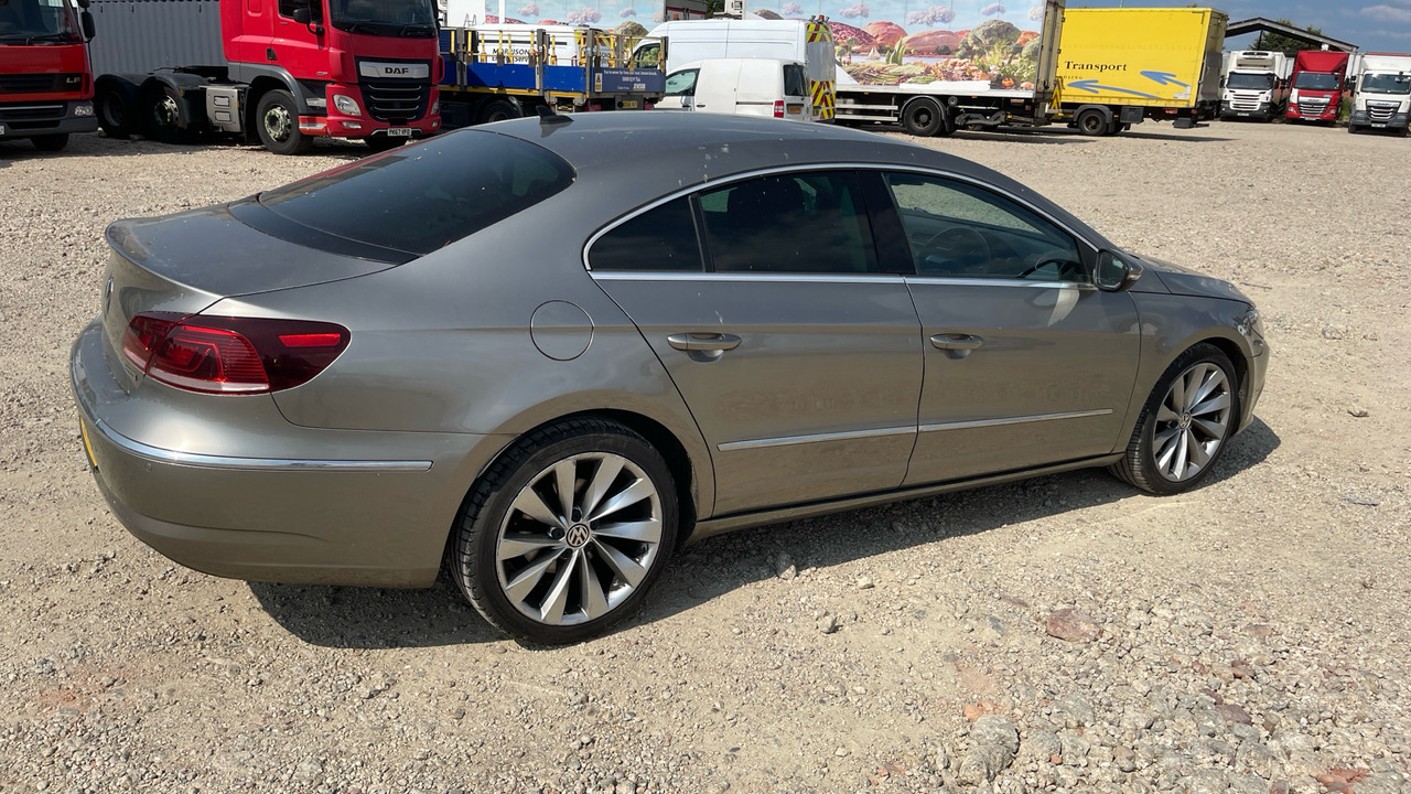 VOLKSWAGEN CC 2.0 TDI - Sedan: foto 4 VOLKSWAGEN CC 2.0 TDI - Sedan: foto 4