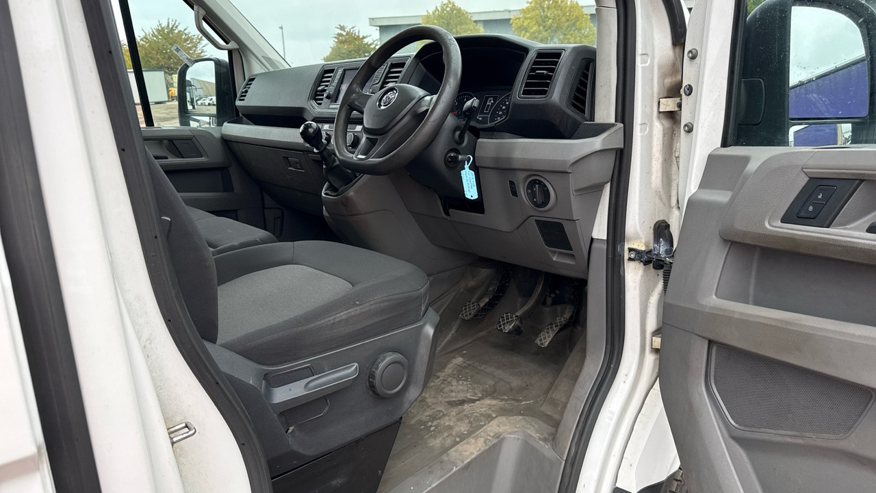 VOLKSWAGEN CRAFTER CR35 2.0 TDI 140PS - Furgoneta caja abierta: foto 5 VOLKSWAGEN CRAFTER CR35 2.0 TDI 140PS - Furgoneta caja abierta: foto 5