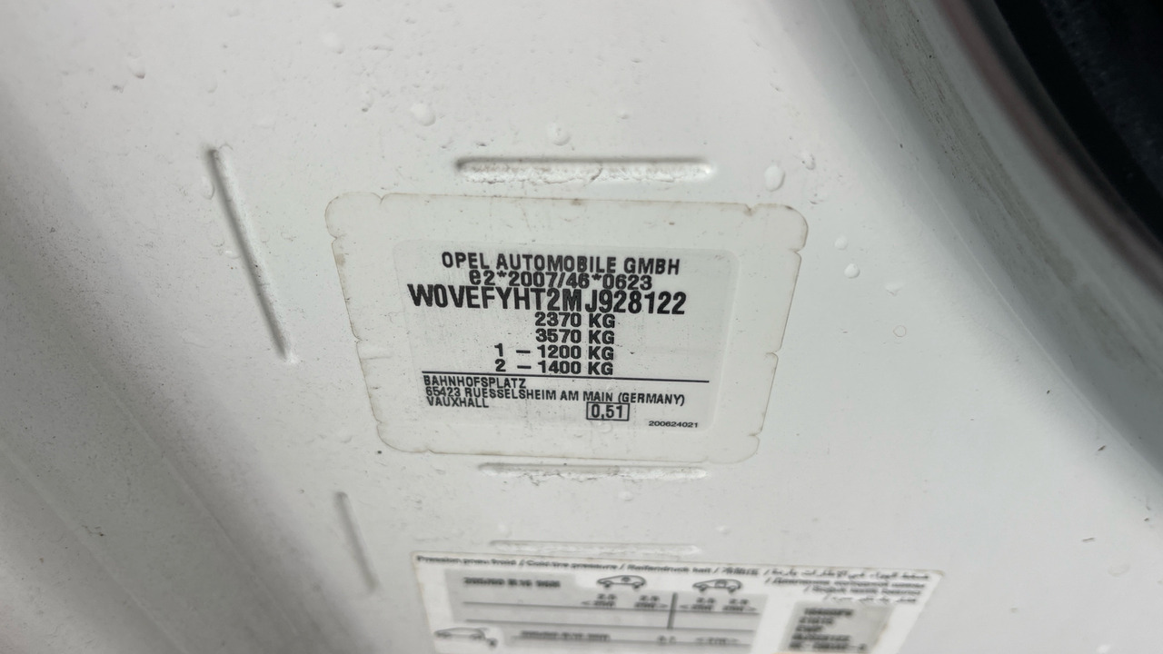 Furgoneta pequeña Vauxhall Combo Cargo 2300 1.5 TURBO D 100PS: foto 11 Furgoneta pequeña Vauxhall Combo Cargo 2300 1.5 TURBO D 100PS: foto 11