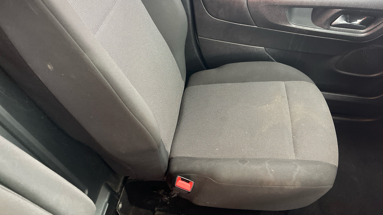 Furgoneta pequeña Vauxhall Combo Cargo 2300 1.5 TURBO D 100PS: foto 8 Furgoneta pequeña Vauxhall Combo Cargo 2300 1.5 TURBO D 100PS: foto 8