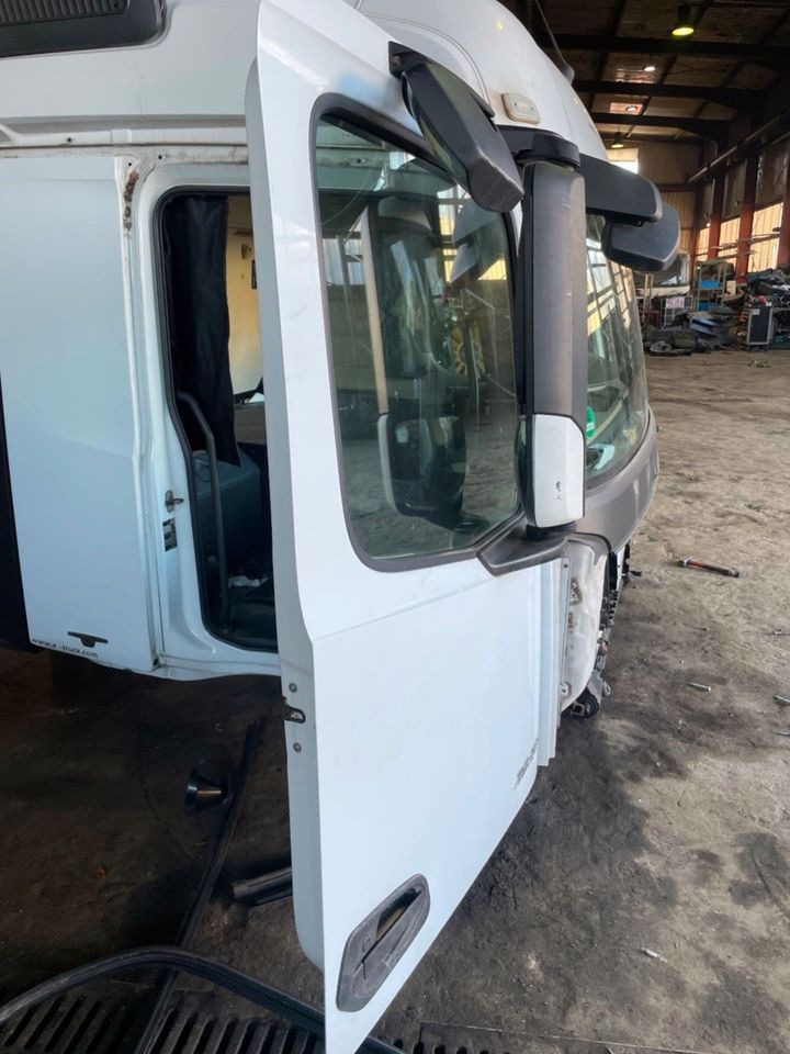 Actros MP4 Beifahrertür, Tür Rechts Weiß Spiegel Innenverkleidung - Puerta y piezas para Camión: foto 2 Actros MP4 Beifahrertür, Tür Rechts Weiß Spiegel Innenverkleidung - Puerta y piezas para Camión: foto 2