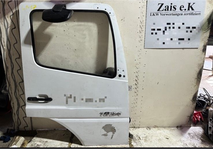 Atego Beifahrertür,rechts, weiß,verkleidung,elek-Fenster LN 17 - Puerta y piezas para Camión: foto 1 Atego Beifahrertür,rechts, weiß,verkleidung,elek-Fenster LN 17 - Puerta y piezas para Camión: foto 1