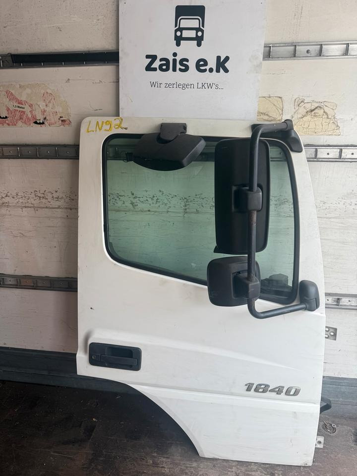 Atego EU6 Beifahrertür Weiß Spiegel Innenverkleidung LN 92 - Puerta y piezas para Camión: foto 1 Atego EU6 Beifahrertür Weiß Spiegel Innenverkleidung LN 92 - Puerta y piezas para Camión: foto 1