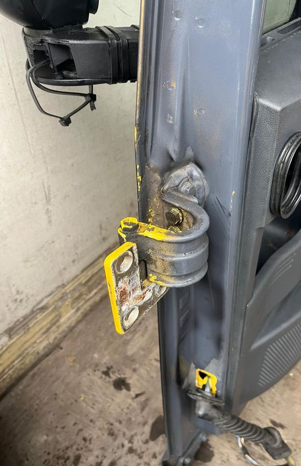 IVECO Stralis 450 Beifahrertür Tür rechts, Spiegel & Verkleidung - Puerta y piezas para Camión: foto 4 IVECO Stralis 450 Beifahrertür Tür rechts, Spiegel & Verkleidung - Puerta y piezas para Camión: foto 4