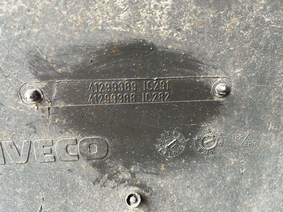 IVECO Stralis 450 Kotflügel vorne links 41299389 / 41299388 - Guardabarros para Camión: foto 2 IVECO Stralis 450 Kotflügel vorne links 41299389 / 41299388 - Guardabarros para Camión: foto 2