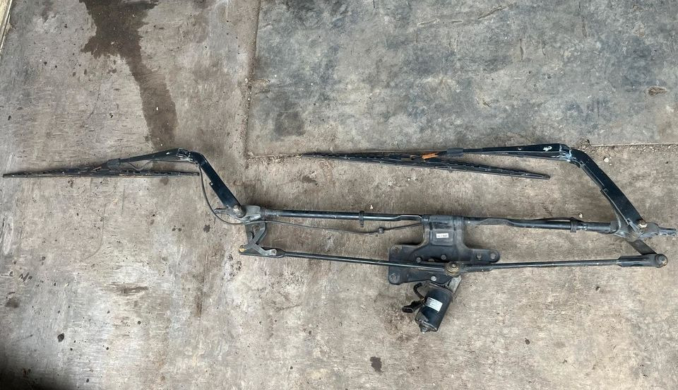 IVECO Stralis Scheibenwischer, Wischergestänge mit Motor 99439637 - Limpiaparabrisas para Camión: foto 1 IVECO Stralis Scheibenwischer, Wischergestänge mit Motor 99439637 - Limpiaparabrisas para Camión: foto 1