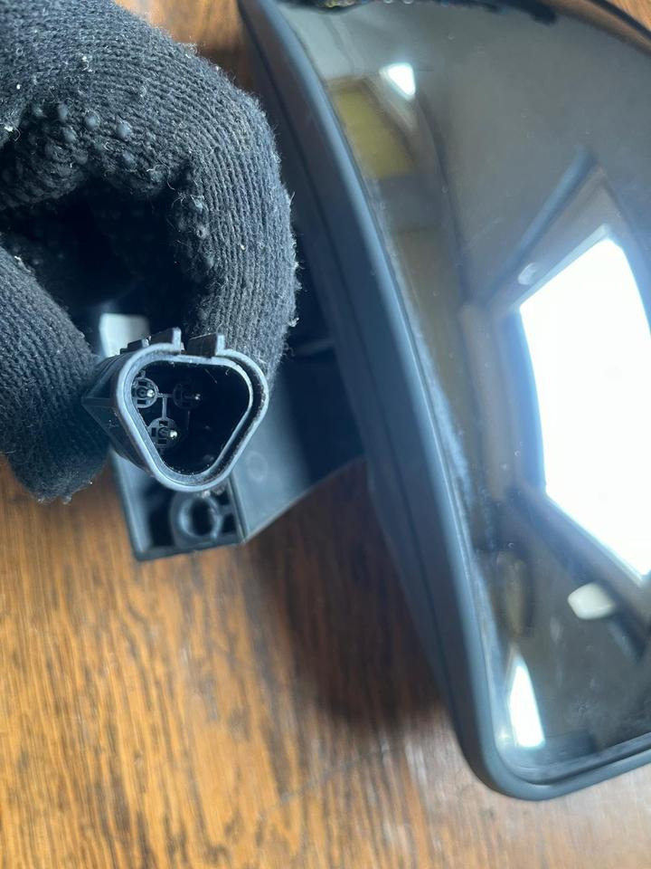 MAN Außenspiegel, Rampenspiegel elektrisch 81637306574 - Espejo retrovisor para Camión: foto 3 MAN Außenspiegel, Rampenspiegel elektrisch 81637306574 - Espejo retrovisor para Camión: foto 3