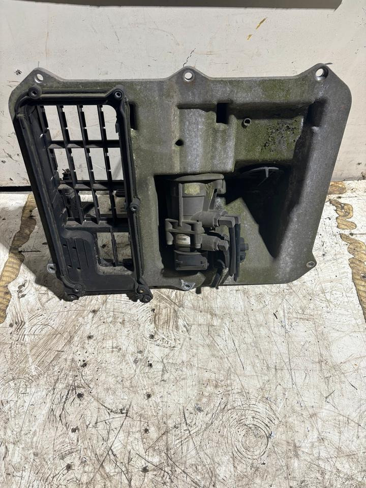 MAN KNRORR-BREMSE Fußbremsventil 81.52130-6275 - Pedal para Camión: foto 2 MAN KNRORR-BREMSE Fußbremsventil 81.52130-6275 - Pedal para Camión: foto 2