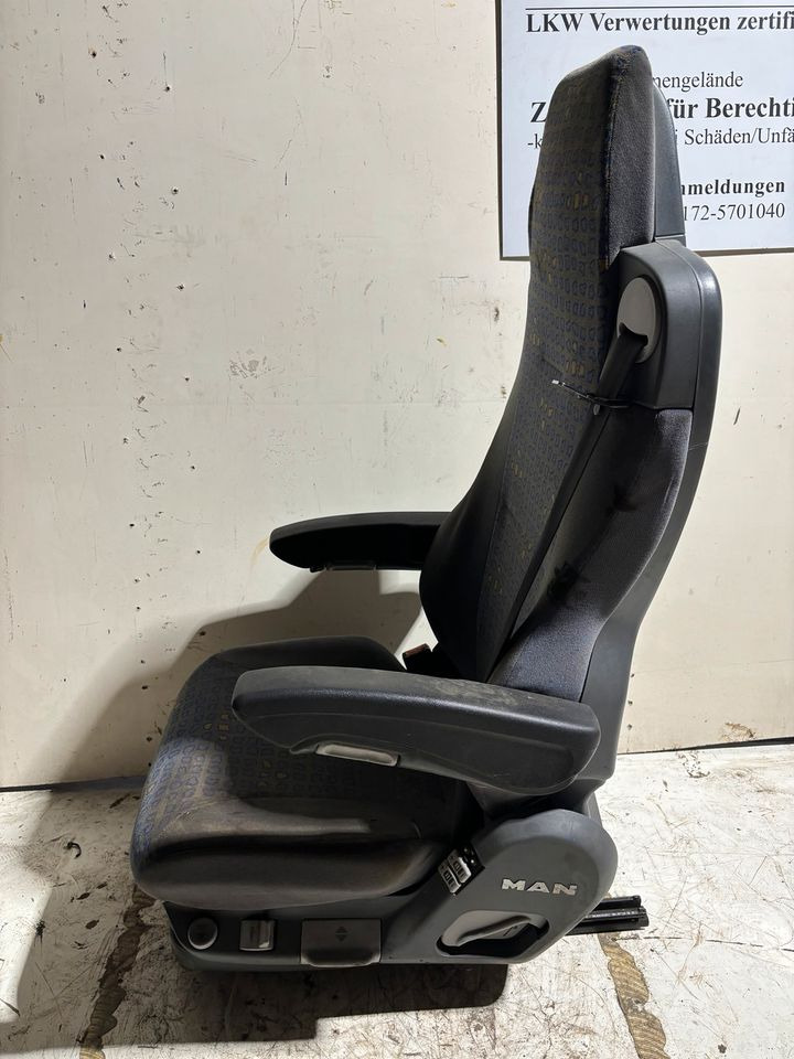 MAN TGA Fahrersitz mit Luft - Asiento para Camión: foto 3 MAN TGA Fahrersitz mit Luft - Asiento para Camión: foto 3