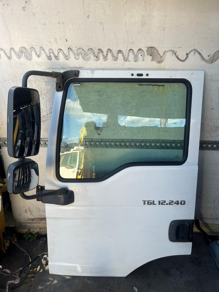 MAN TGL 12.240 Fahrertür, Tür links weiß mit Spiegel RN005 - Puerta y piezas para Camión: foto 1 MAN TGL 12.240 Fahrertür, Tür links weiß mit Spiegel RN005 - Puerta y piezas para Camión: foto 1