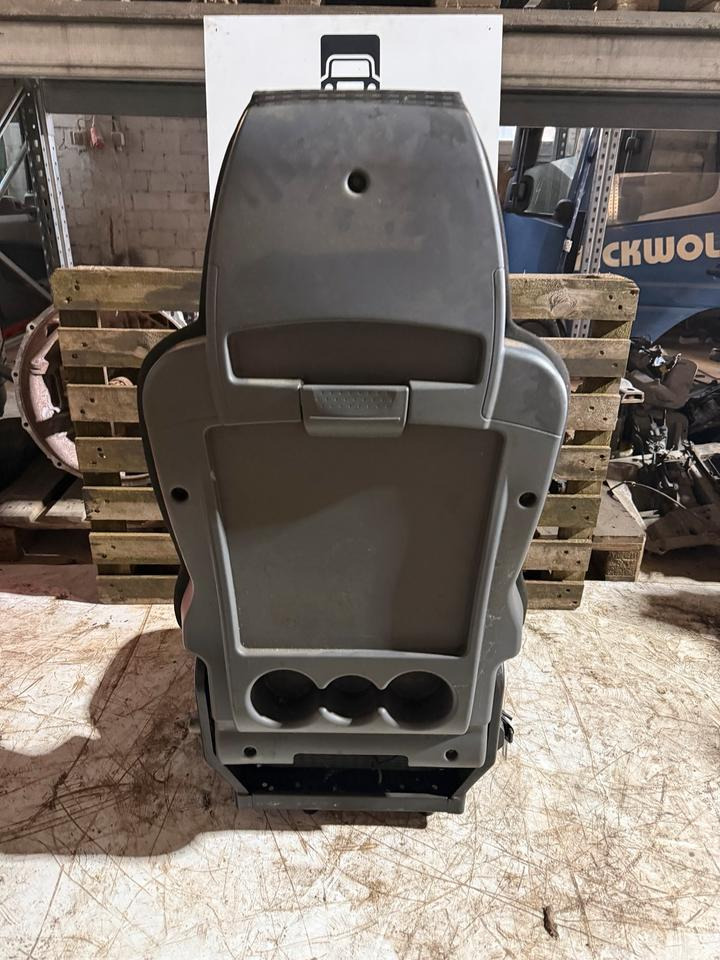 MAN TGL EURO5/6 Mittlerer Sitz - Asiento para Camión: foto 3 MAN TGL EURO5/6 Mittlerer Sitz - Asiento para Camión: foto 3