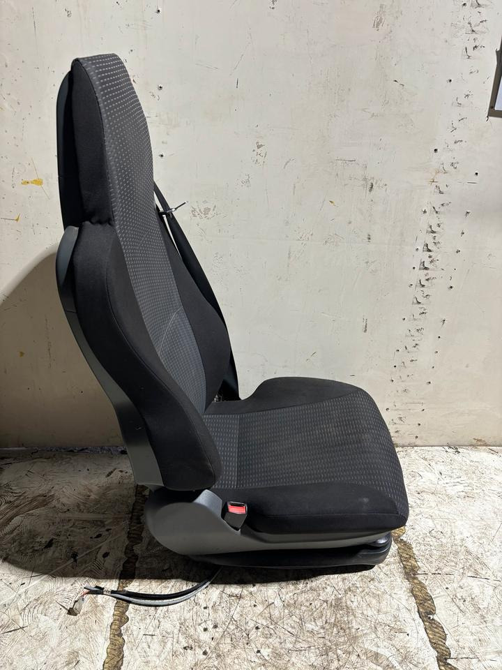 MAN TGL Euro 5/6 Fahrersitz mit Luft und elektrisch - Asiento para Camión: foto 2 MAN TGL Euro 5/6 Fahrersitz mit Luft und elektrisch - Asiento para Camión: foto 2