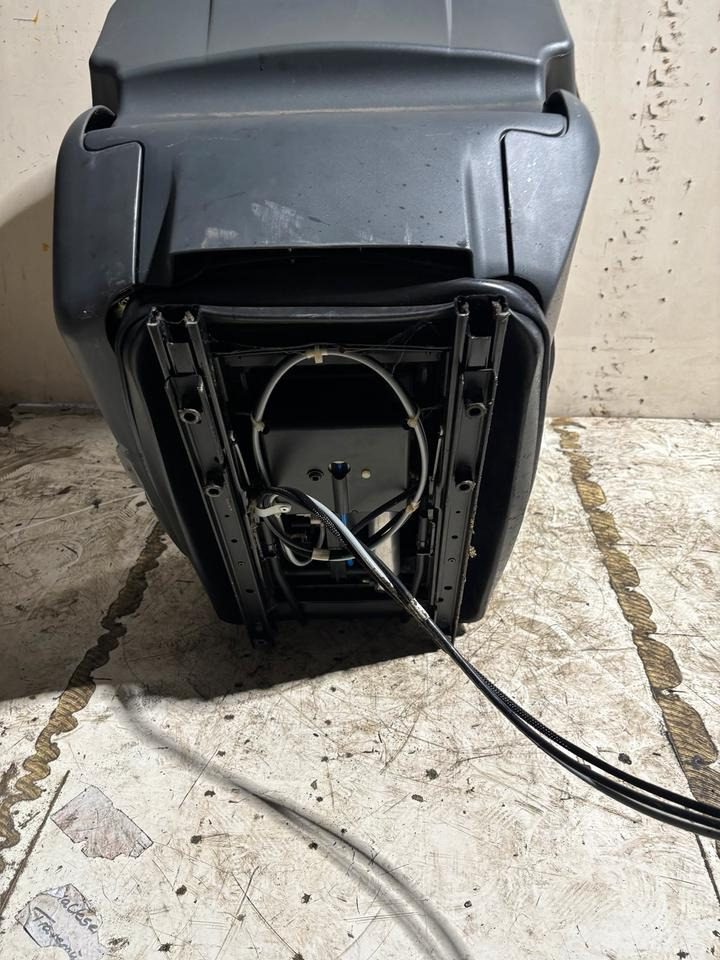 MAN TGL Euro 5/6 Fahrersitz mit Luft und elektrisch - Asiento para Camión: foto 5 MAN TGL Euro 5/6 Fahrersitz mit Luft und elektrisch - Asiento para Camión: foto 5