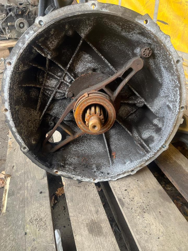 MAN TGL Schaltgetriebe 6 S 800 TO 81.32004-6180 - Transmisión para Camión: foto 1 MAN TGL Schaltgetriebe 6 S 800 TO 81.32004-6180 - Transmisión para Camión: foto 1