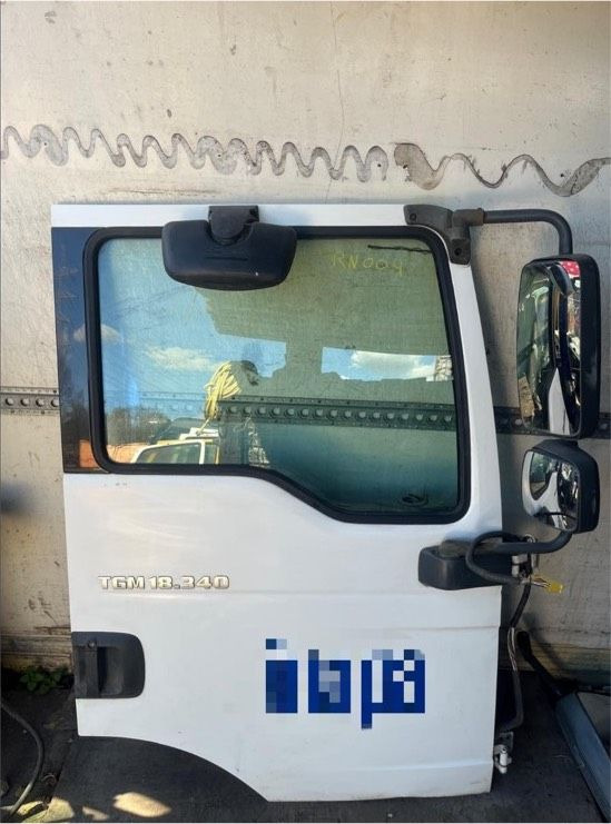 MAN TGM 18.340 Beifahrertür Tür rechts weiß mit Spiegel RN004 - Puerta y piezas para Camión: foto 1 MAN TGM 18.340 Beifahrertür Tür rechts weiß mit Spiegel RN004 - Puerta y piezas para Camión: foto 1