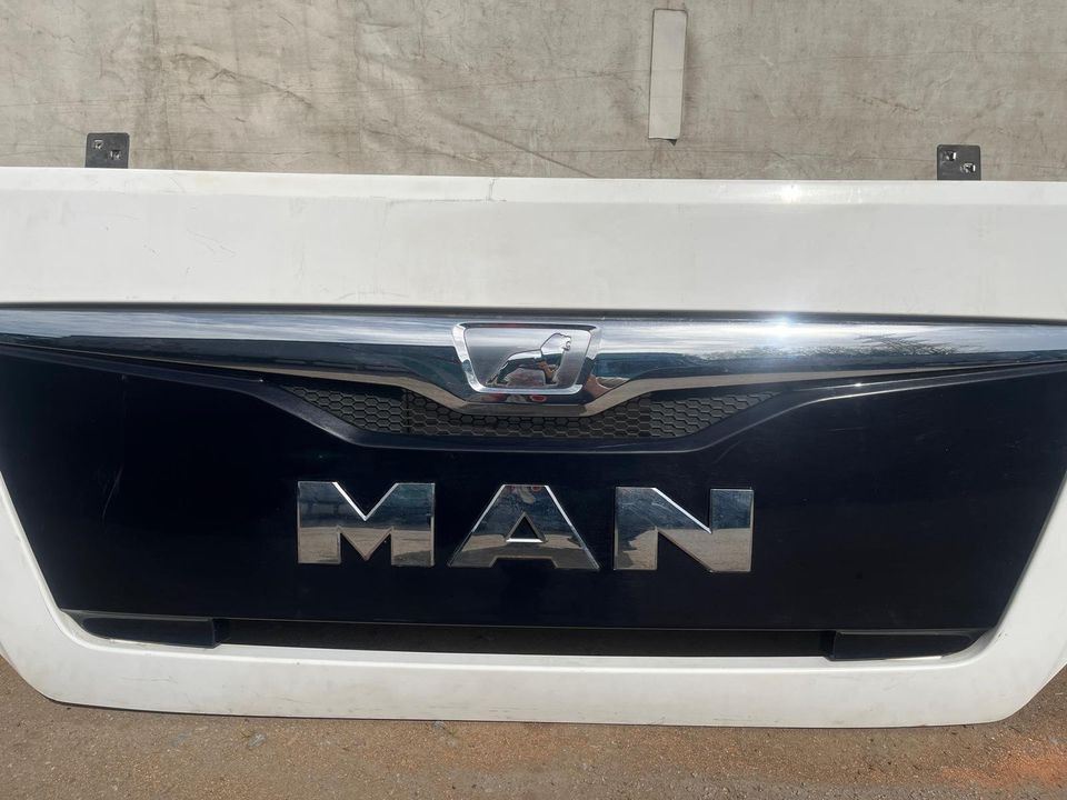 MAN TGX EU6 Motorhaube Kühlergrill 81.061110-6095 - Radiador para Camión: foto 5 MAN TGX EU6 Motorhaube Kühlergrill 81.061110-6095 - Radiador para Camión: foto 5