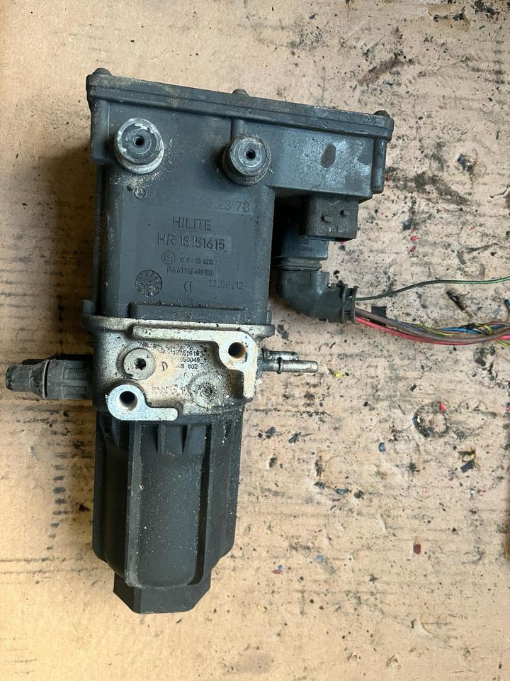 Mercedes Actros MP4 AdBlue Pumpe A0001402378 - Bomba de combustible para Camión: foto 3 Mercedes Actros MP4 AdBlue Pumpe A0001402378 - Bomba de combustible para Camión: foto 3