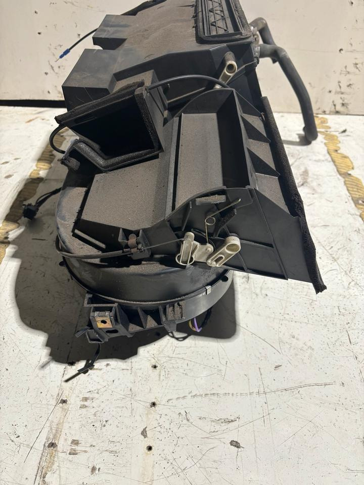 Mercedes Atego 1 Heizungskasten/Klimakasten A9738300161 - Calefacción/ Ventilación para Camión: foto 4 Mercedes Atego 1 Heizungskasten/Klimakasten A9738300161 - Calefacción/ Ventilación para Camión: foto 4