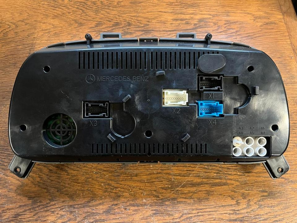 Mercedes Atego Kombiinstrument / Tacho A0034462221 - Otros maquinaria: foto 5 Mercedes Atego Kombiinstrument / Tacho A0034462221 - Otros maquinaria: foto 5